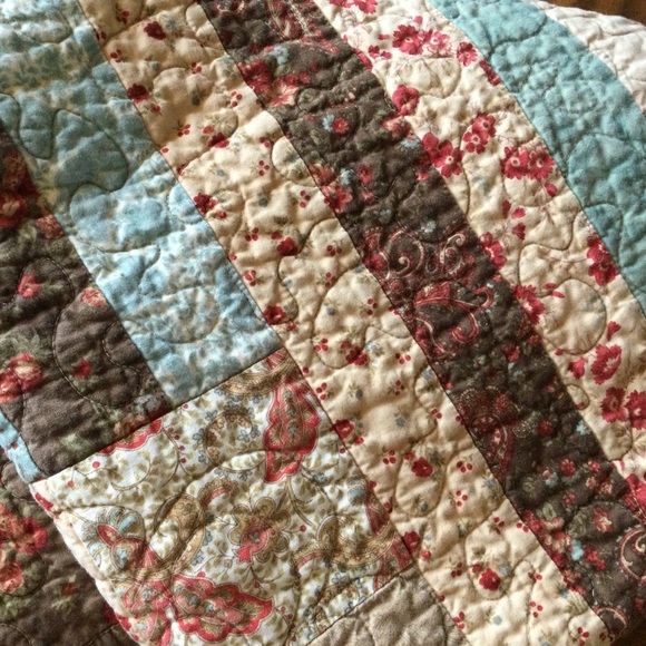 Beautiful Handcrafted Cotton Quilt Size 61x54 - Picture 2 of 8